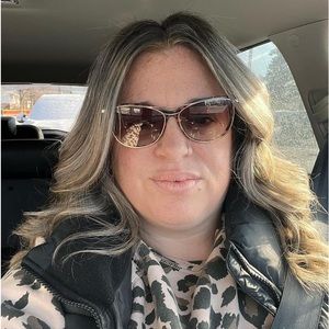 Meet your Posher, Jenn